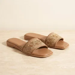 Step_Into_Style_Traditional__SILLITOES